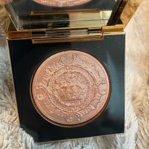 Pat McGrath highlighter Lunar Nude